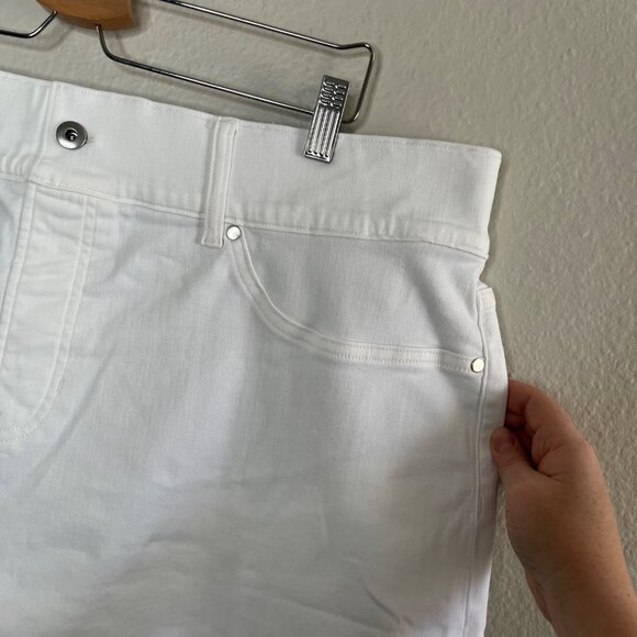 Spanx Womens Plus size White Denim Slimming High Waisted  Jean Shorts 3X - Picture 4 of 9